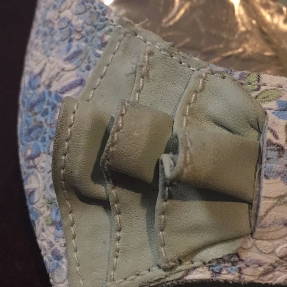 EUC floral/white/blu Brazilian Dakota sandals sz 8 - Picture 7 of 8